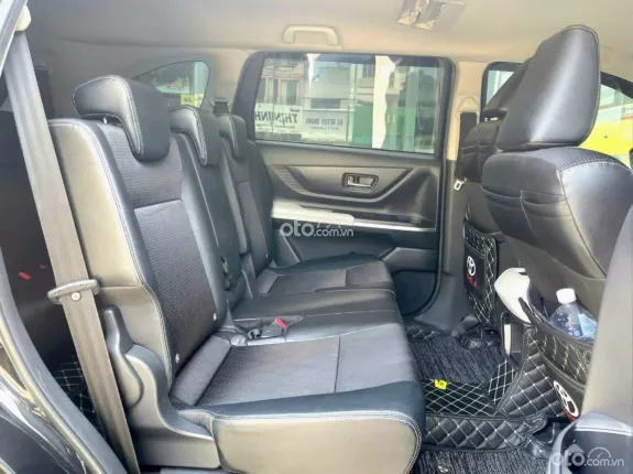 Toyota Veloz Cross CVT Top 2023 - Phiên bản TOP đầy đủ tiện nghi hiện đại