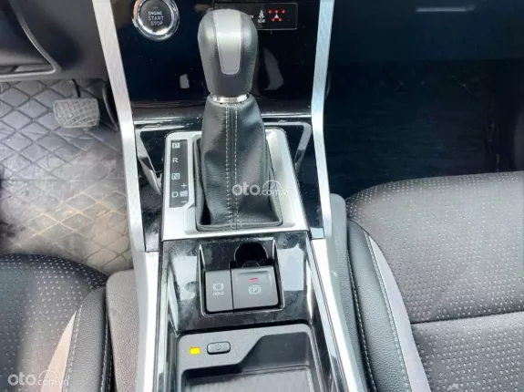 Toyota Veloz Cross CVT Top 2023 - Phiên bản TOP đầy đủ tiện nghi hiện đại