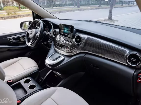 Mercedes-Benz V250 Luxury 2020 - MPV cao cấp với nội thất xa hoa
