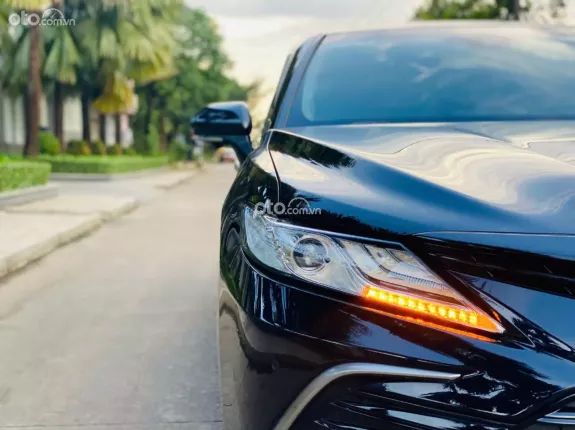 Toyota Camry 2.0Q 2022 - Odo thấp, xe còn như mới