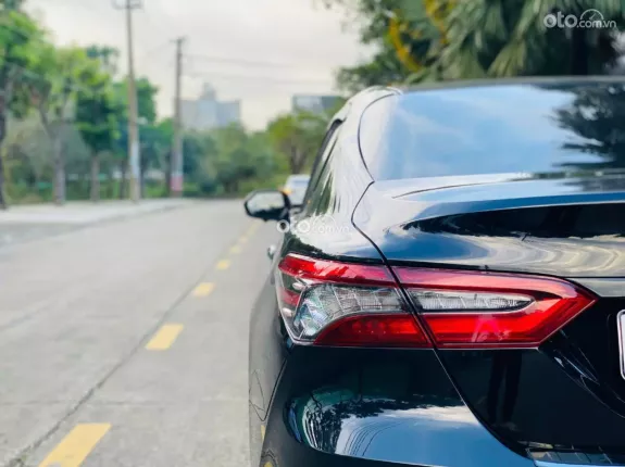 Toyota Camry 2.0Q 2022 - Odo thấp, xe còn như mới