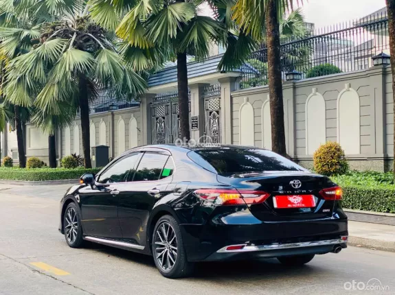 Toyota Camry 2.0Q 2022 - Odo thấp, xe còn như mới