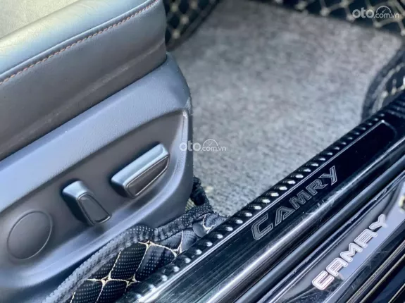 Toyota Camry 2.0Q 2022 - Odo thấp, xe còn như mới