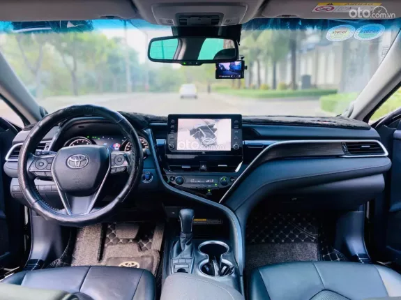Toyota Camry 2.0Q 2022 - Odo thấp, xe còn như mới