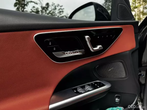 Mercedes-Benz C200 Avantgarde 2022 - FORM MỚI, MÀU ĐEN/NÂU, GIÁ TỐT