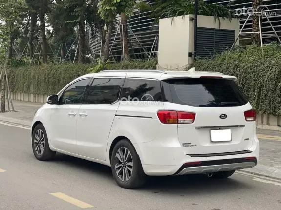 Kia Sedona 2.2 DATH 2017 - Kia Sedona 2.2 DATH 2017