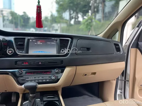 Kia Sedona 2.2 DATH 2017 - Kia Sedona 2.2 DATH 2017