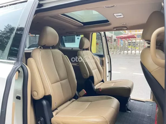 Kia Sedona 2.2 DATH 2017 - Kia Sedona 2.2 DATH 2017