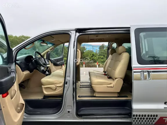 Hyundai Grand Starex 2.5 MT 2017 - Bán Starex 9 chỗ máy dầu đời 2017 nhập khẩu Hàn Quốc