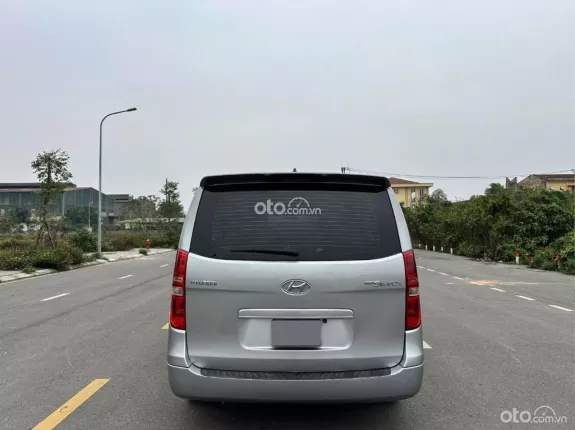 Hyundai Grand Starex 2.5 MT 2017 - Bán Starex 9 chỗ máy dầu đời 2017 nhập khẩu Hàn Quốc