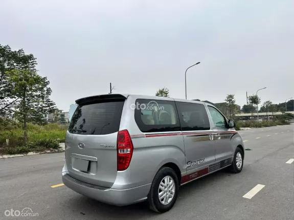 Hyundai Grand Starex 2.5 MT 2017 - Bán Starex 9 chỗ máy dầu đời 2017 nhập khẩu Hàn Quốc