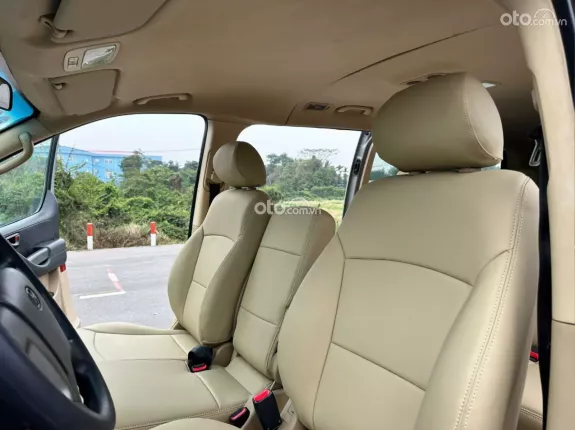 Hyundai Grand Starex 2.5 MT 2017 - Bán Starex 9 chỗ máy dầu đời 2017 nhập khẩu Hàn Quốc