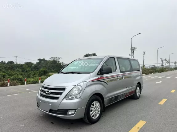 Hyundai Grand Starex 2.5 MT 2017 - Bán Starex 9 chỗ máy dầu đời 2017 nhập khẩu Hàn Quốc