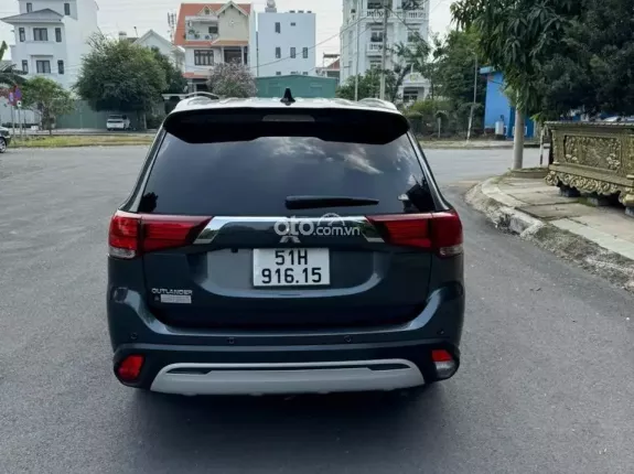 Mitsubishi Outlander 2.0 CVT Premium 2021 - 1 chủ sử dụng, xe đẹp