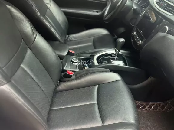 Nissan X trail 2.5 SV 4WD Premium 2020 - Bảo dưỡng hãng full