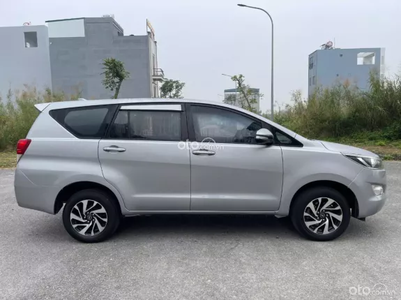Toyota Innova 2.0E 2017 - Xe tư nhân, giá tốt