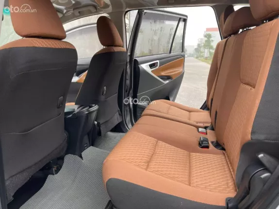 Toyota Innova 2.0E 2017 - Xe tư nhân, giá tốt