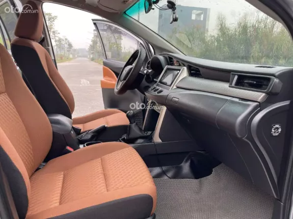 Toyota Innova 2.0E 2017 - Xe tư nhân, giá tốt