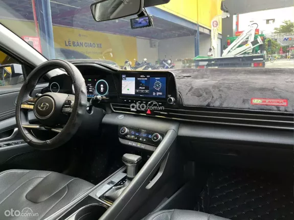 Hyundai Elantra 1.6 AT Đặc biệt 2024 - Xe 1 chủ từ đầu, nội thất còn mới nguyên