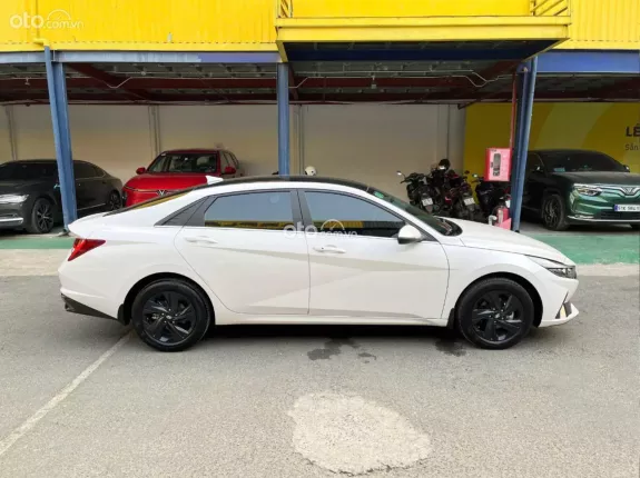 Hyundai Elantra 1.6 AT Đặc biệt 2024 - Xe 1 chủ từ đầu, nội thất còn mới nguyên