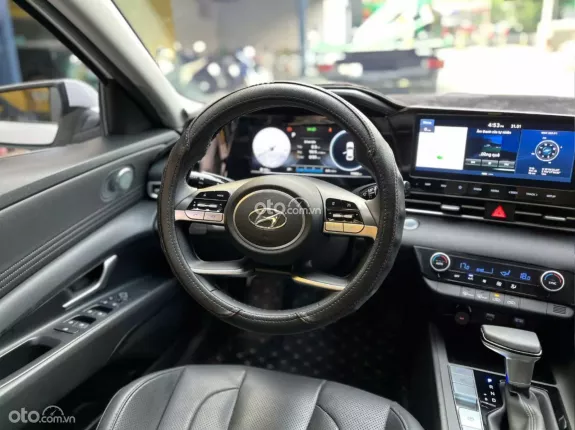 Hyundai Elantra 1.6 AT Đặc biệt 2024 - Xe 1 chủ từ đầu, nội thất còn mới nguyên