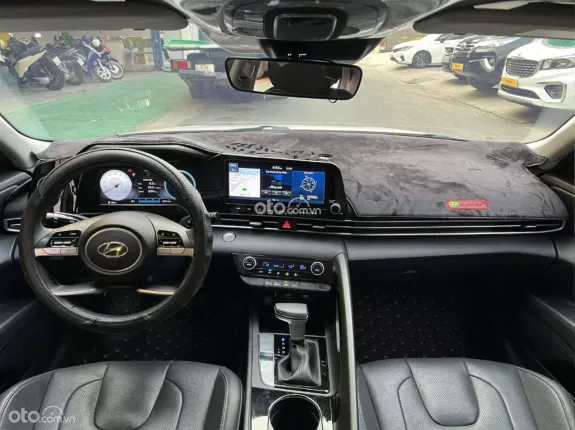 Hyundai Elantra 1.6 AT Đặc biệt 2024 - Xe 1 chủ từ đầu, nội thất còn mới nguyên