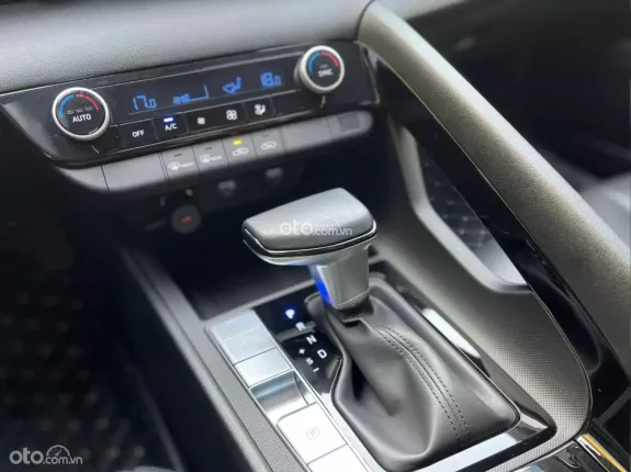 Hyundai Elantra 1.6 AT Đặc biệt 2024 - Xe 1 chủ từ đầu, nội thất còn mới nguyên