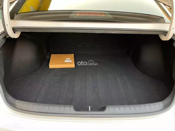 Hyundai Elantra 1.6 AT Đặc biệt 2024 - Xe 1 chủ từ đầu, nội thất còn mới nguyên