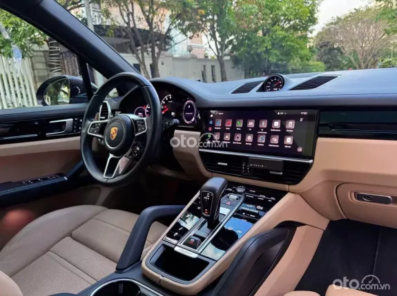 Porsche Cayenne Phiên bản khác 2022 - SUV sang trọng với nội thất kem độc đáo