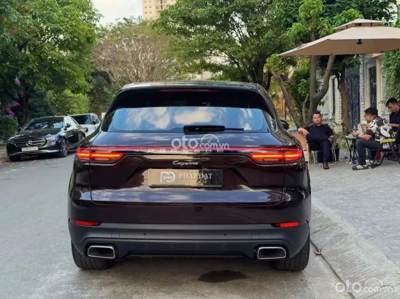 Porsche Cayenne Phiên bản khác 2022 - SUV sang trọng với nội thất kem độc đáo