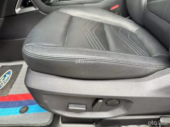 Ford Everest 3.2L 4x4 AT Titanium Plus 2023 - Xe đăng ký lần đầu 2024, cực đẹp