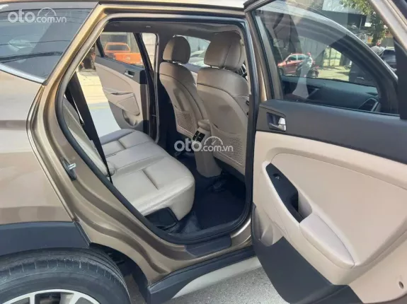 Hyundai Tucson 2.0 Dầu đặc biệt 2019 - SUV gầm cao chất lượng, keo chỉ máy số Zin