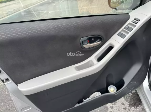 Toyota Yaris 1.3G 2011 - Toyota Yaris 1.3G 2011