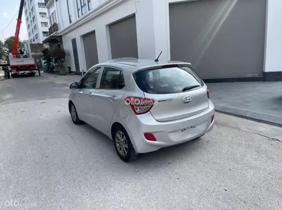 Hyundai Grand i10 2014 - Keo chỉ nguyên màu bạc zin