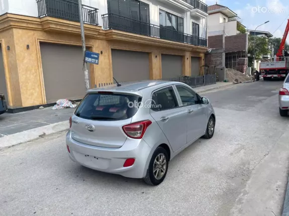 Hyundai Grand i10 2014 - Keo chỉ nguyên màu bạc zin
