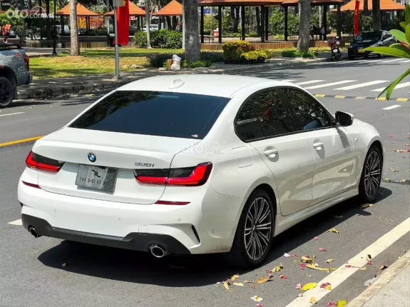 BMW 330i M Sport 2022 - Thiết kế MSport mạnh mẽ, nội thất da sang trọng