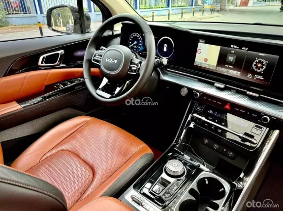 Kia Carnival 3.5G Signature 2022 - Xe 7 chỗ sang trọng với nội thất da nâu