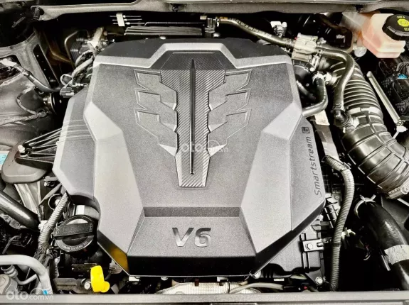 Kia Carnival 3.5G Signature 2022 - Xe 7 chỗ sang trọng với nội thất da nâu