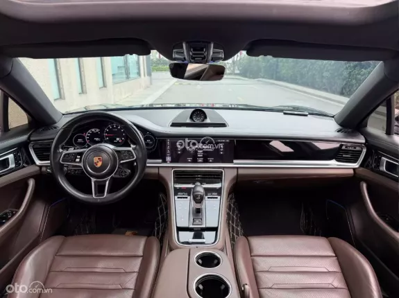 Porsche Panamera 4 Executive 2019 - Porsche Panamera 4Executive 2020