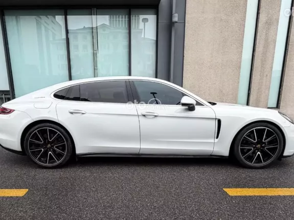 Porsche Panamera 4 Executive 2018 - Porsche Panamera 4 Executive 2019