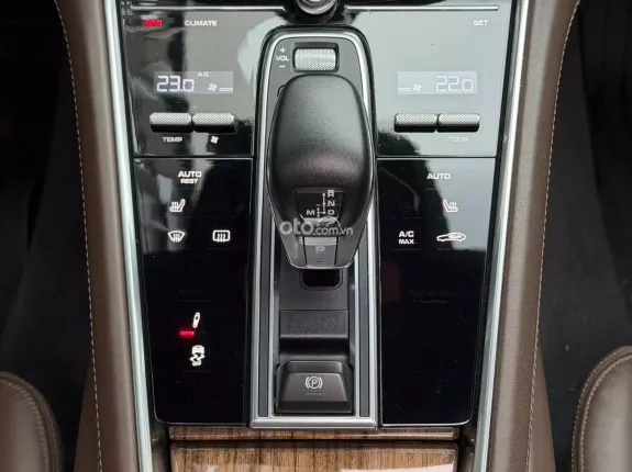 Porsche Panamera 4 Executive 2018 - Porsche Panamera 4 Executive 2019