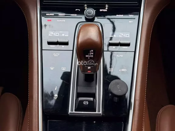 Porsche Panamera 3.0 V6 2019 - Cam kết chất lượng đầy đủ