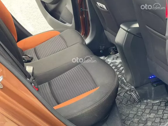 Hyundai i20 1.4 AT 2016 - Gia đình cần bán gấp