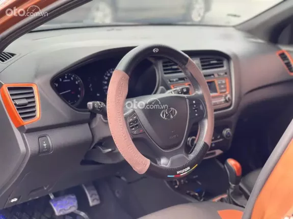 Hyundai i20 1.4 AT 2016 - Gia đình cần bán gấp