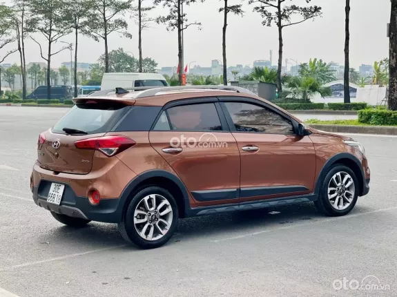 Hyundai i20 1.4 AT 2016 - Gia đình cần bán gấp