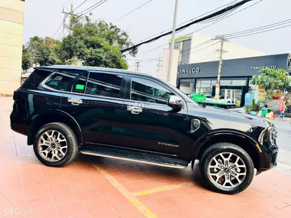 Ford Everest Titanium 2.0L AT 4WD 2022 - XE 7 CHỖ CHÍNH HÃNG_TIẾT KIỆM NHIÊN LIỆU _BẢO HÀNH 1 NĂM