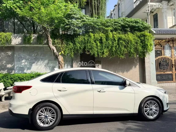 Ford Focus 1.5L Ecoboost Titanium 2018 - XE 5 CHỖ PHÙ HỢP GIA ĐÌNH NHỎ_XE CHÍNH HÃNG