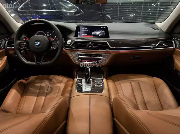 BMW 730Li M Sport 2015 - Hỗ trợ dịch vụ bảo dưỡng, đăng kiểm xe theo định kỳ