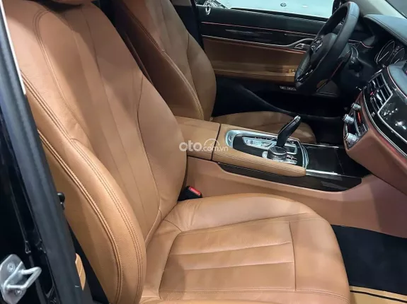 BMW 730Li M Sport 2015 - Hỗ trợ dịch vụ bảo dưỡng, đăng kiểm xe theo định kỳ