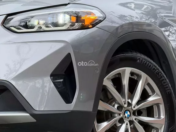 BMW X3 sDrive20i 2024 - Xe xám nội thất nâu